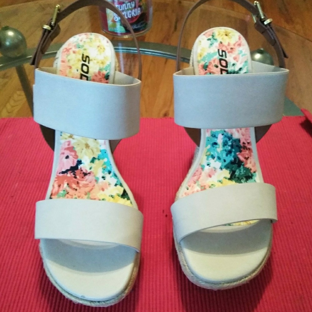 Wedge heels
